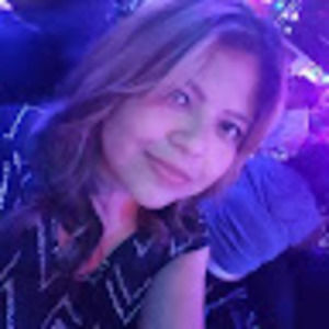 Meet your Posher, Claudia isela